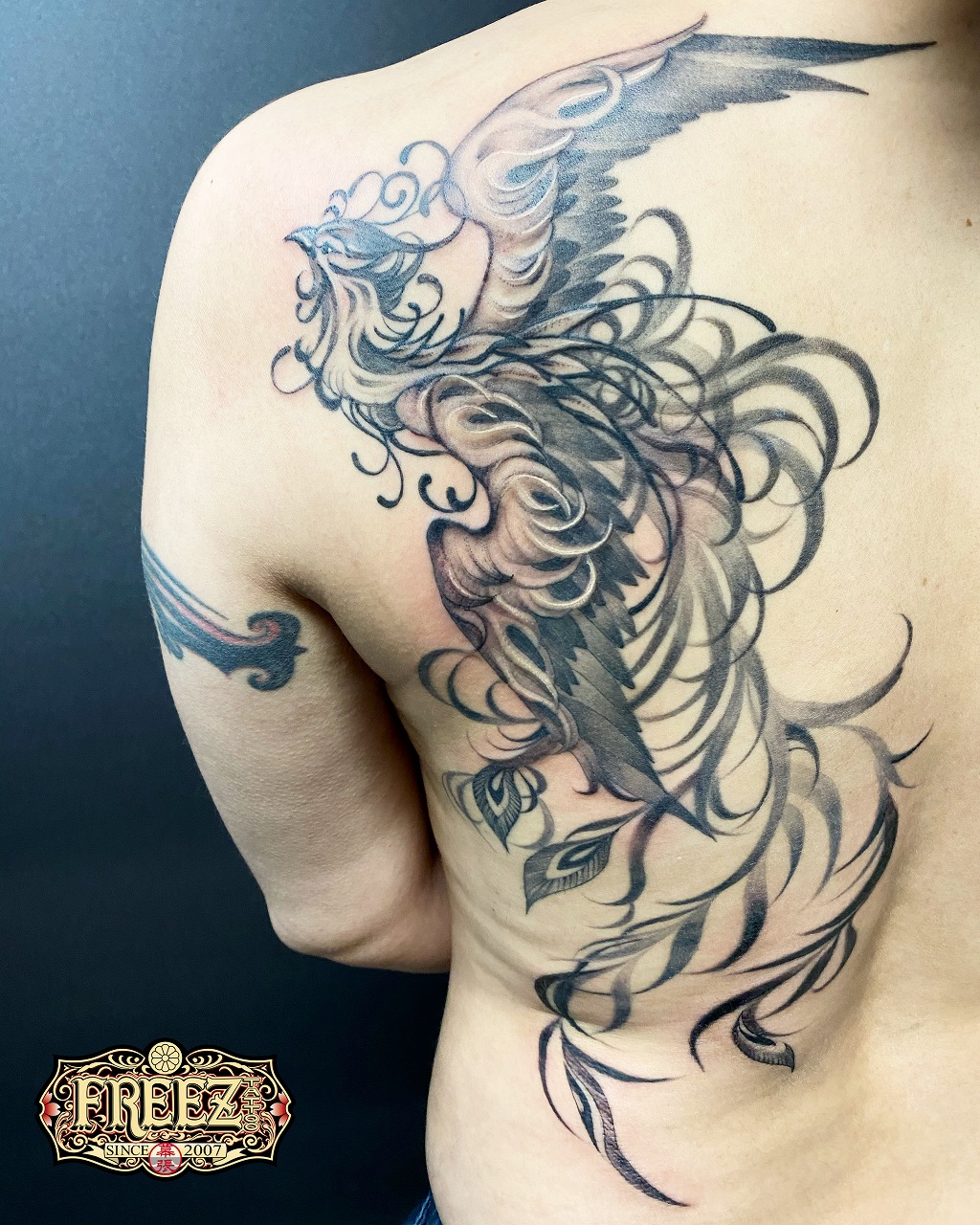 女子の背中に鳳凰の刺青irezumi【千葉幕張タトゥーtattoo】千葉女性彫