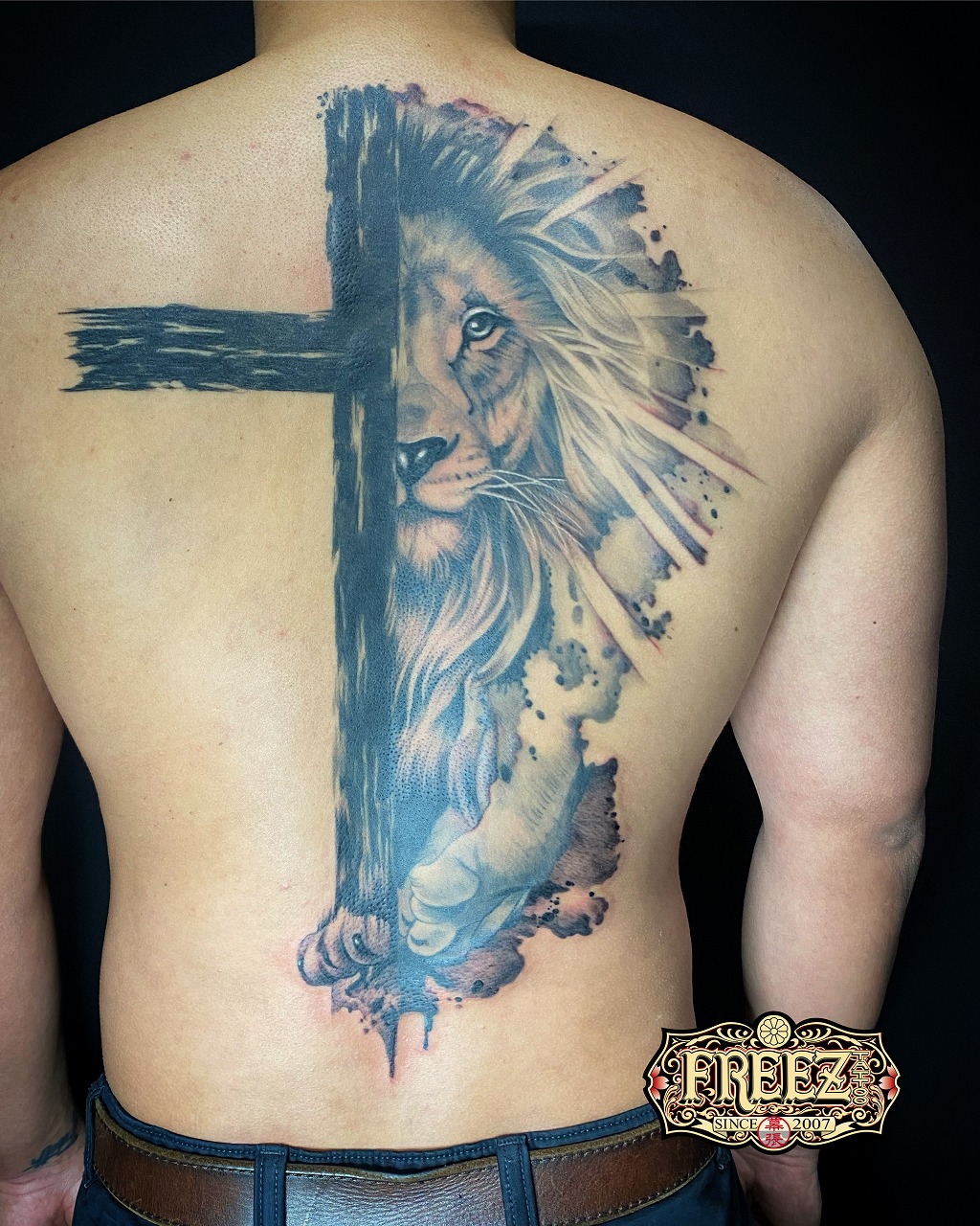 Lion Cross Tattoo 千葉タトゥーは千葉市花見川区幕張本郷のfree Z Tattoo フリーズタトゥー